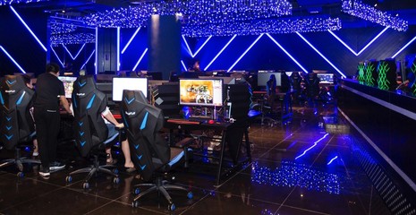 日本逆天網吧,干啥都行,女生看了都臉紅。_游戲_網