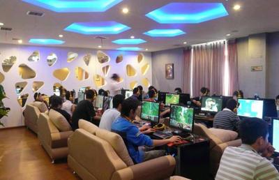 旭旭寶寶被做成小卡片,還貼滿了網(wǎng)吧廁所?看到內(nèi)容老臉一紅