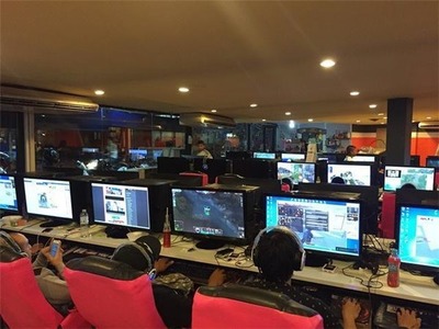 泰國網吧實拍:一小時3塊,小學生扎堆玩《我的世界》