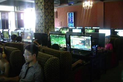 為何網吧收銀一個月2000工資,還是有很多妹子愿意做?原因很真實