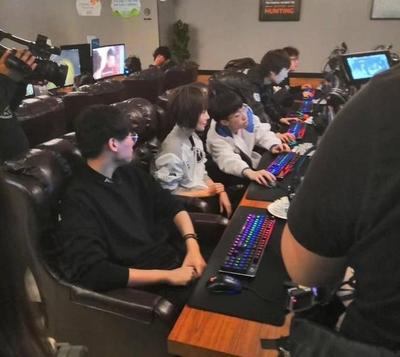 《魯豫有約》選在網(wǎng)吧采訪IG?魯豫穿著才是亮點:這是想干啥?