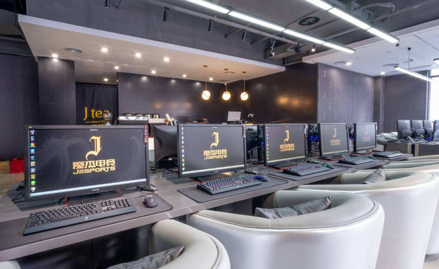 當年周杰倫在深圳砸2000萬,打造的“魔杰電競”網(wǎng)吧,如今怎樣?