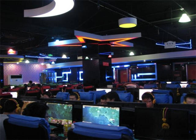 同等配置的電腦,為什么網(wǎng)吧比家里的流暢?網(wǎng)吧老板做出解釋!