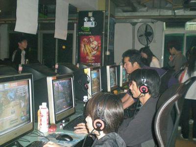 廣東QQ飛車周年慶網吧全能賽極速開賽——第三站網吧活動紀實