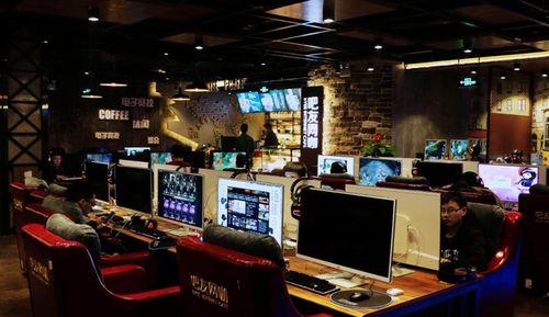 網吧收銀員工資才2000多，為何那么多漂亮妹子愿意做？原因很現實